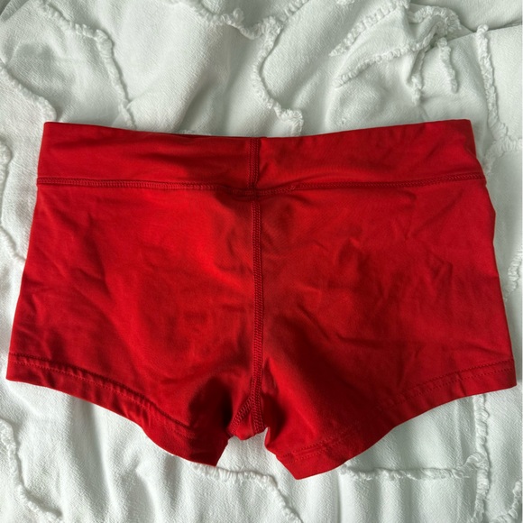 NIKE women’s athletic spandex shorts - Picture 2 of 3